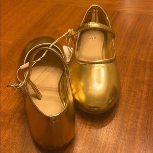 Shiny Gold Dress Shoes for Special Occasions